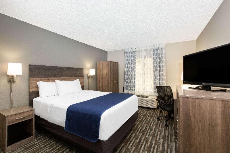 Days Inn & Suites By Wyndham Wisconsin Dells 3