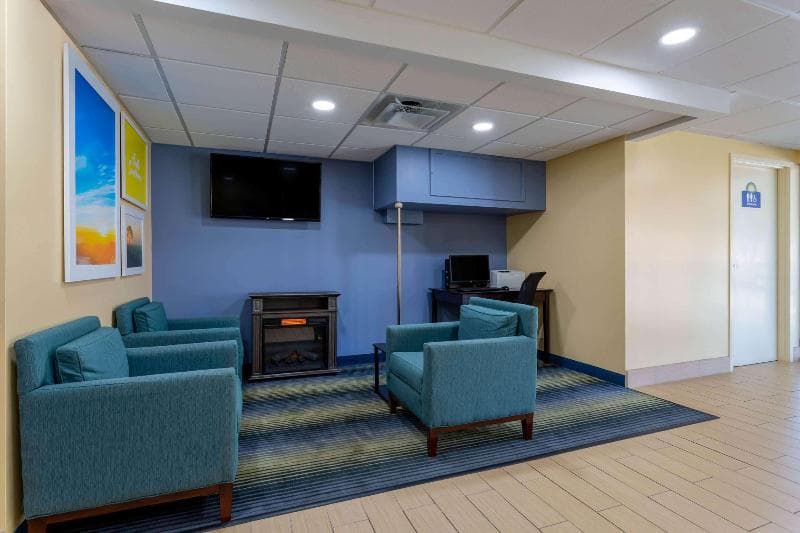 Days Inn By Wyndham Augusta 5