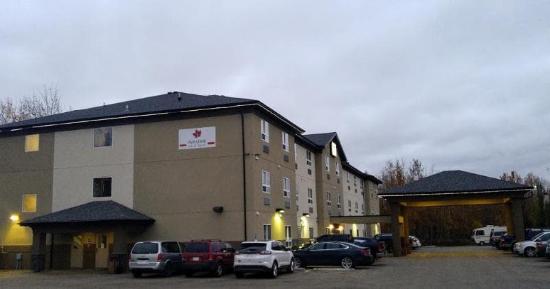 Paradise Inn And Suites Redwater 4