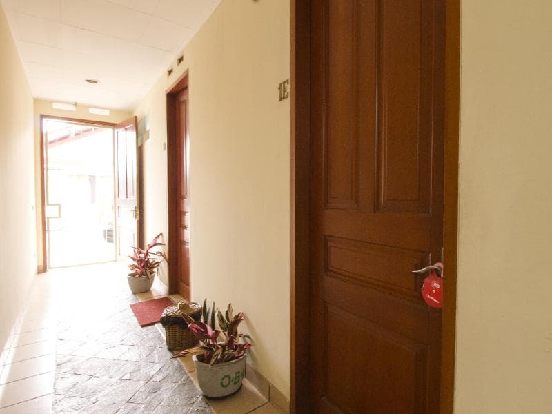 RedDoorz Near Parahyangan University 3