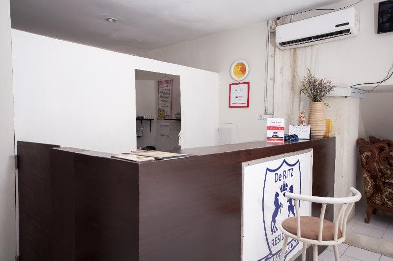 Reddoorz Plus Near Galaxy Mall 5
