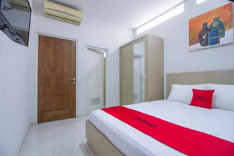 Urooms Tanah Abang main