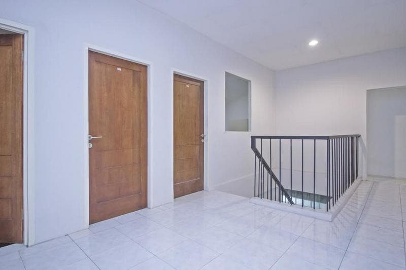 Urooms Tanah Abang 3