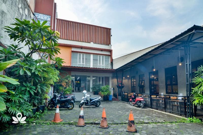 Zen Rooms Image Hotel And Resto main