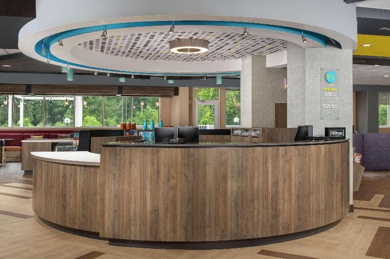 Tru by Hilton Lake City 5