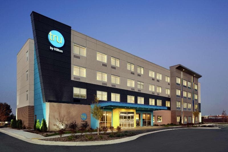 Tru By Hilton Milwaukee Brookfield photo 1