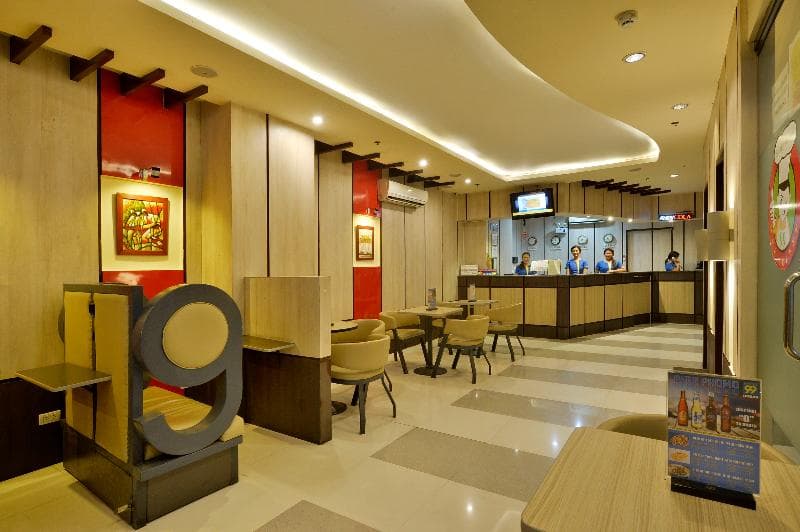 Hotel 99 4