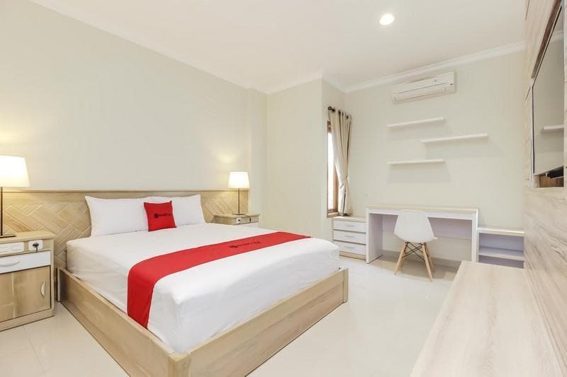 Reddoorz Premium Near Ragunan Zoo 2 photo 1