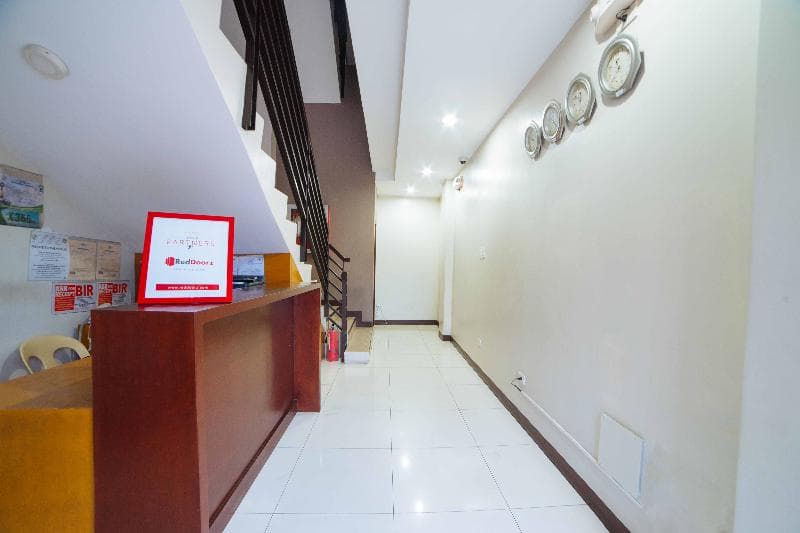 Reddoorz Near Angeles University Foundation 2