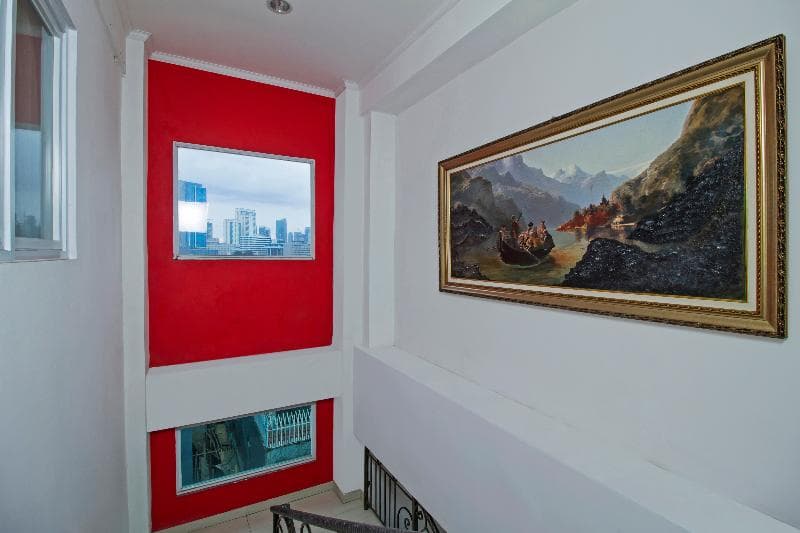 Reddoorz Plus @ Guntur Raya Setiabudi 4