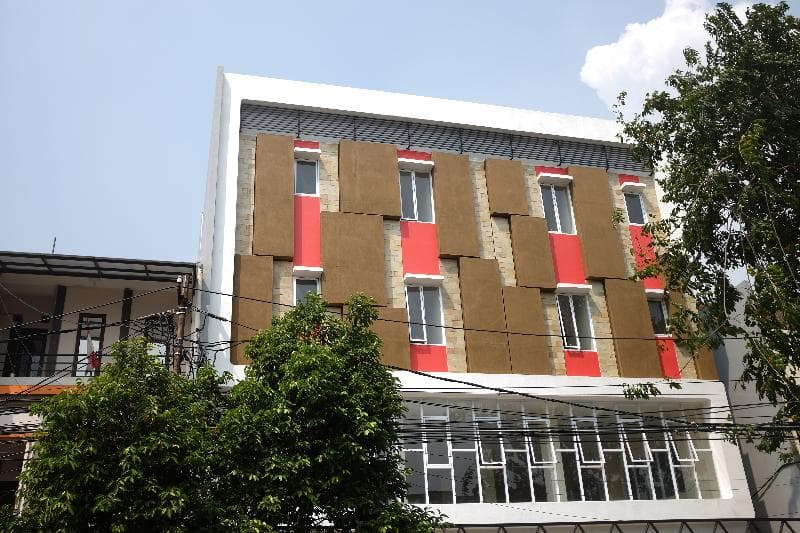 Reddoorz Plus Near Mall Ciputra Jakarta 2