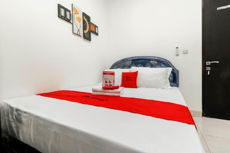 Reddoorz Plus Near Trisakti University 2