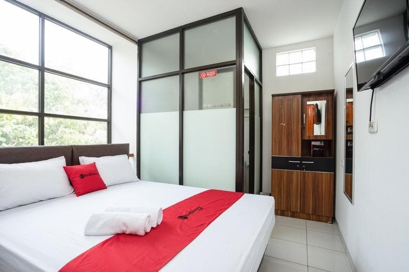 Reddoorz Near Eka Hospital Bsd City photo 1