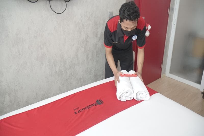 Reddoorz Premium Near Rs Pondok Indah 4
