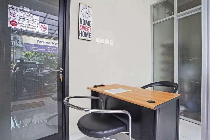 Reddoorz @ Mangga Besar 2 5