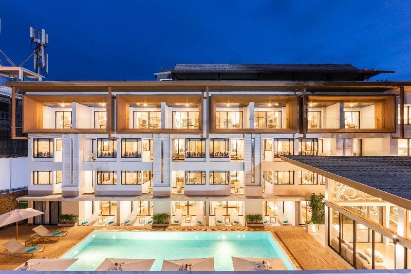 Liv Hotel Phuket Patong Beachfront photo 1