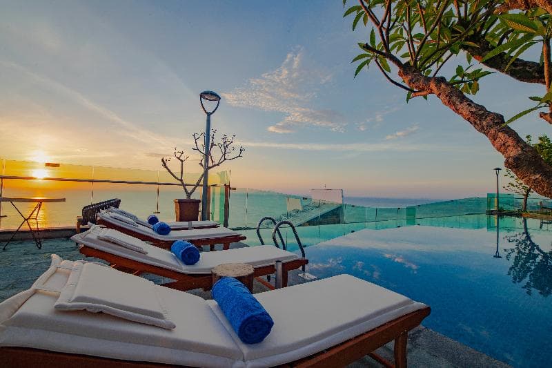 Sala Danang Beach Hotel 3
