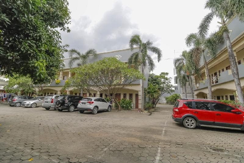 Reddoorz Plus @ Karet Pedurenan 3 5