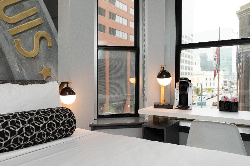 Hotel Indigo St. Louis 4