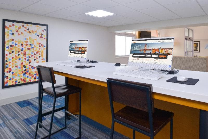 Holiday Inn Express & Suites Shreveport - Downtown 2