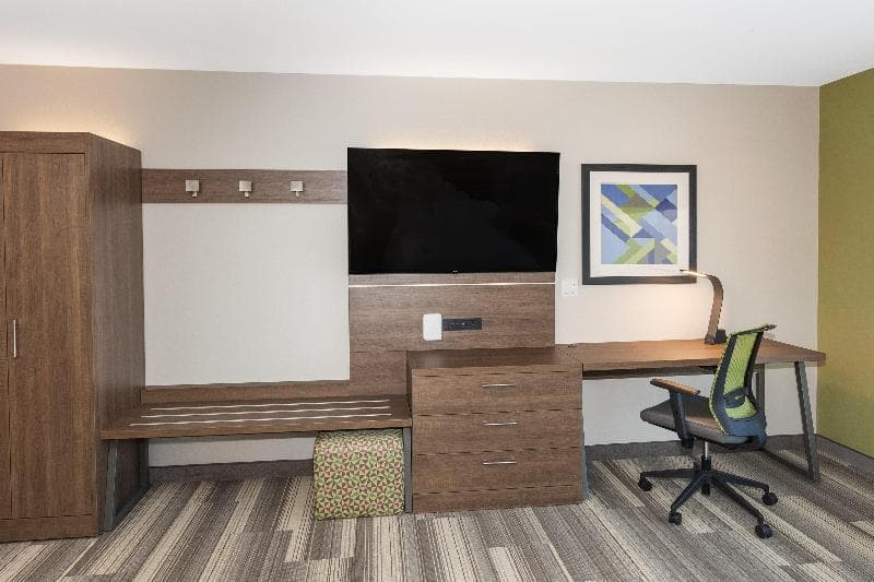 Holiday Inn Express & Suites Hudson I-94 photo 1