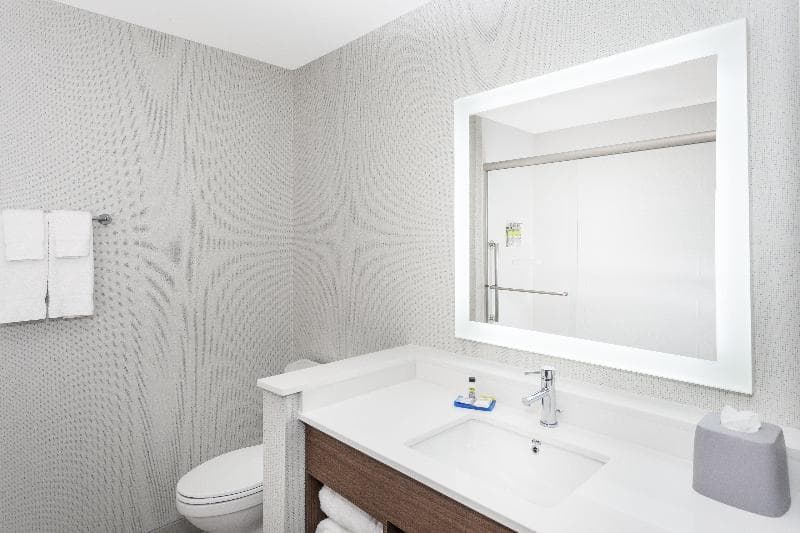 Holiday Inn Express & Suites Hudson I-94 3