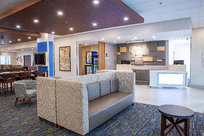 Holiday Inn Express & Suites Halifax-Dartmouth 2