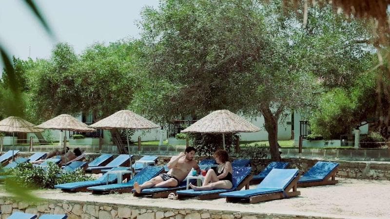 Maya Bistro Hotel Beach 4