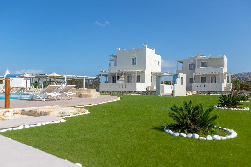 Sun And Moon Villas & Suites 2