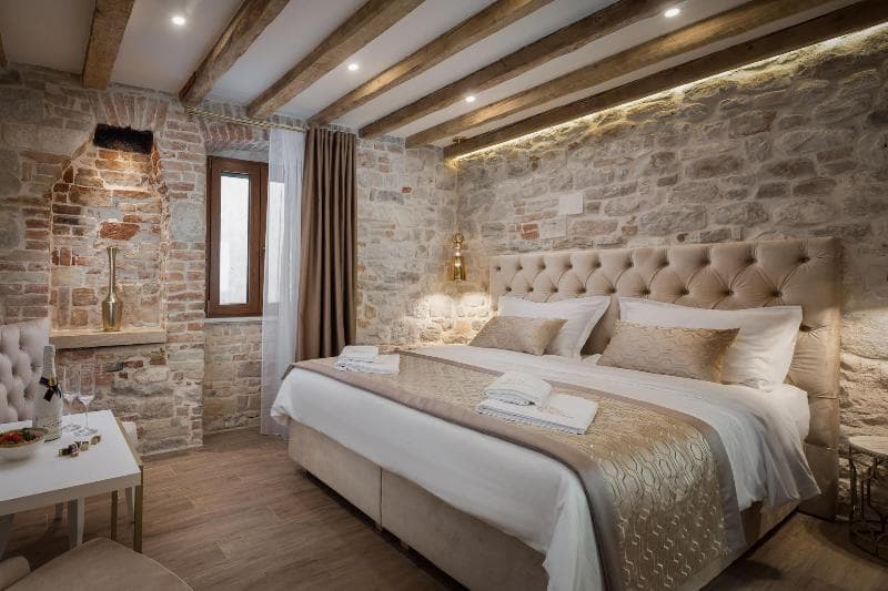 Le Premier Rooms (Adults Only) 3