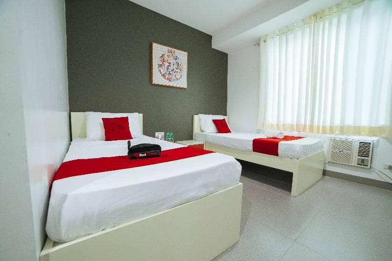 RedDoorz Plus @ Roxas Street Davao 4