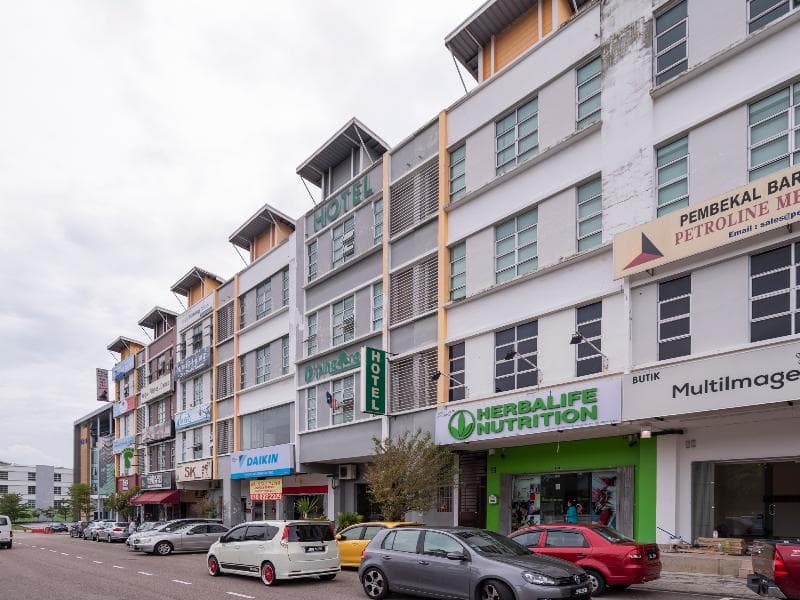 Oyo 614 D'pinetrees Hotel 2
