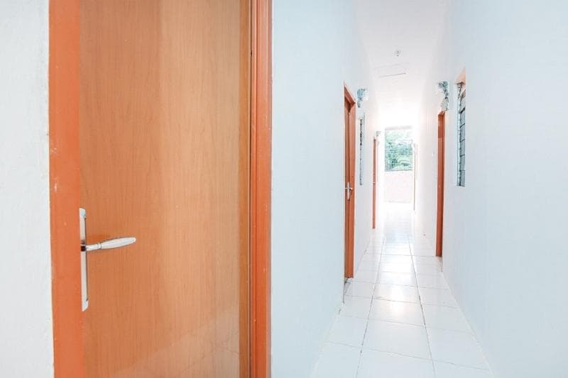 Oyo 160 Lontar Residence photo 1