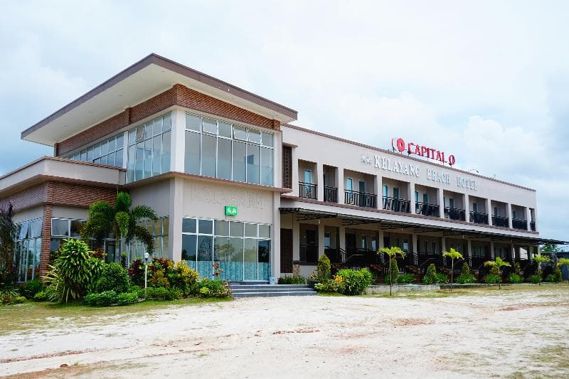 Kelayang Beach Hotel main