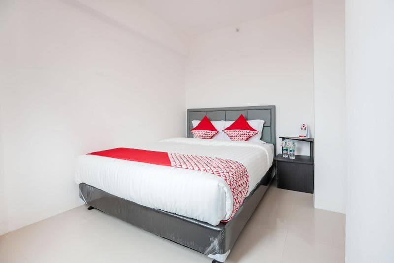 Oyo 129 Bassura City Apartment photo 1