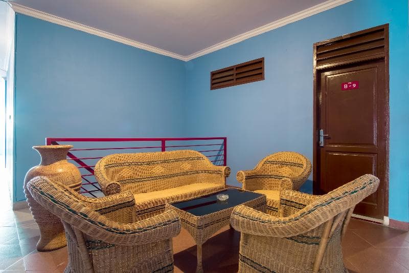 Super Oyo 356 Titipapan Residence 5