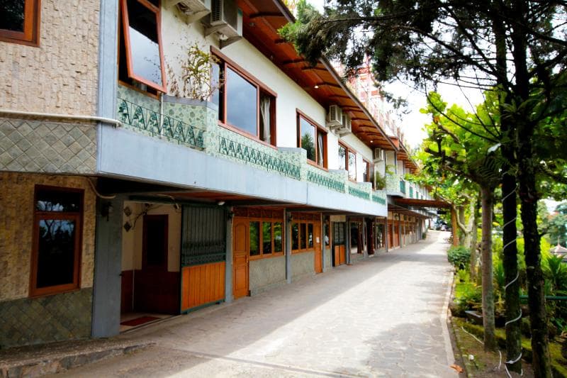 Wisma Joglo main