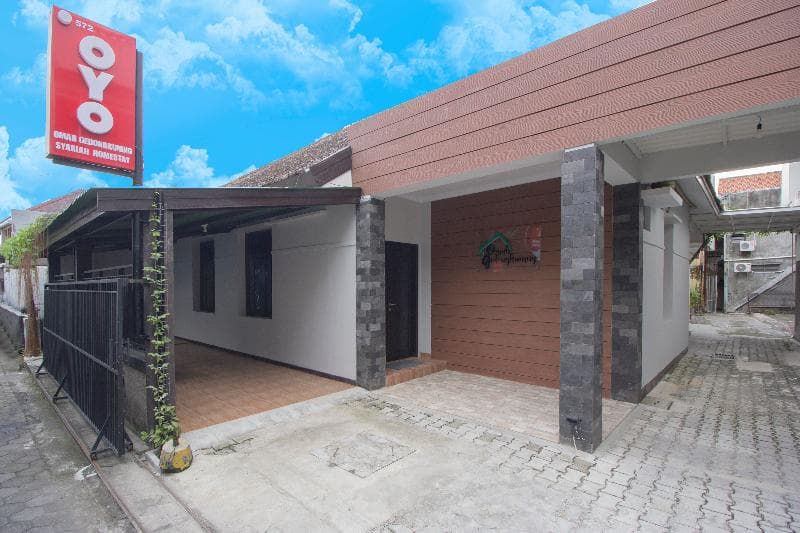 Oyo 572 Omah Gedongkuning Syariah Homestay 3