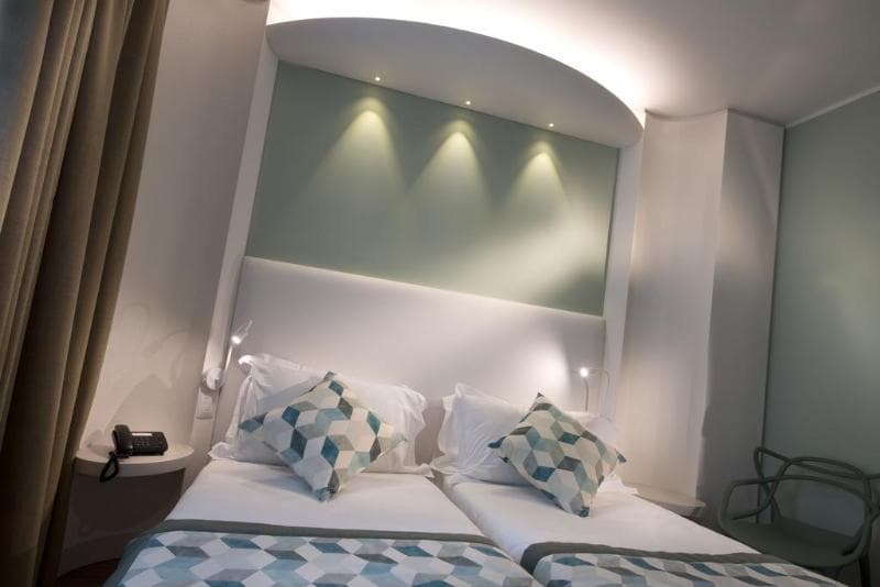 Ark Hotel 4