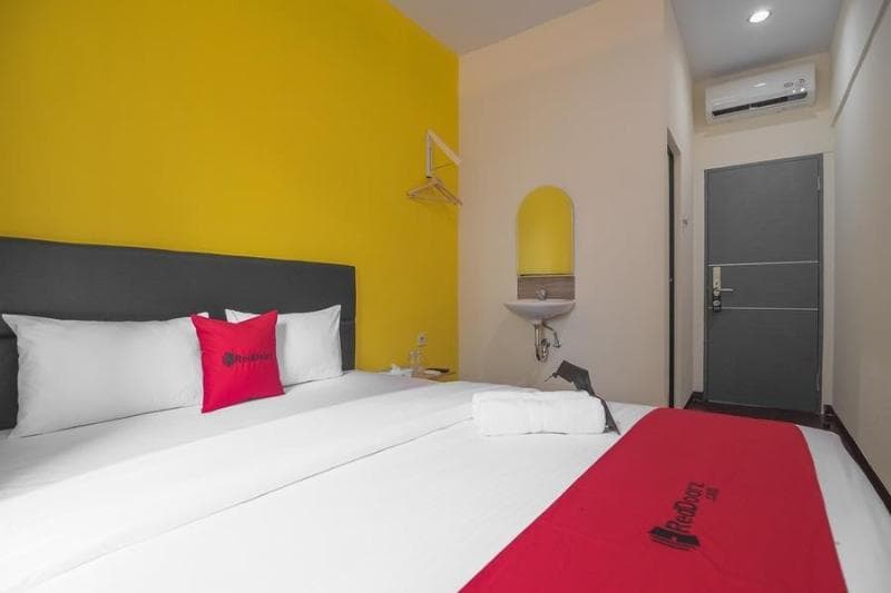 Reddoorz Near Itc Mangga Dua 3