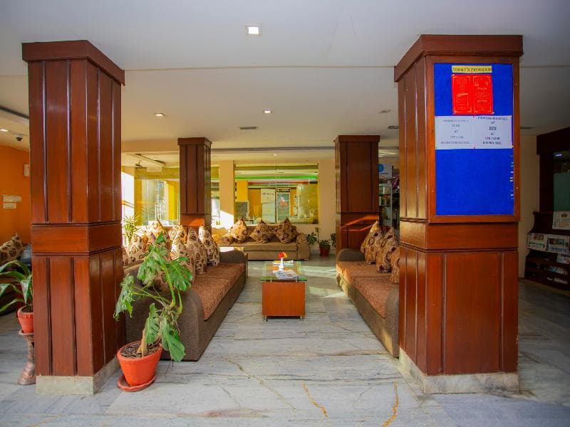 Capital O 338 Yellow Pagoda Hotel 5