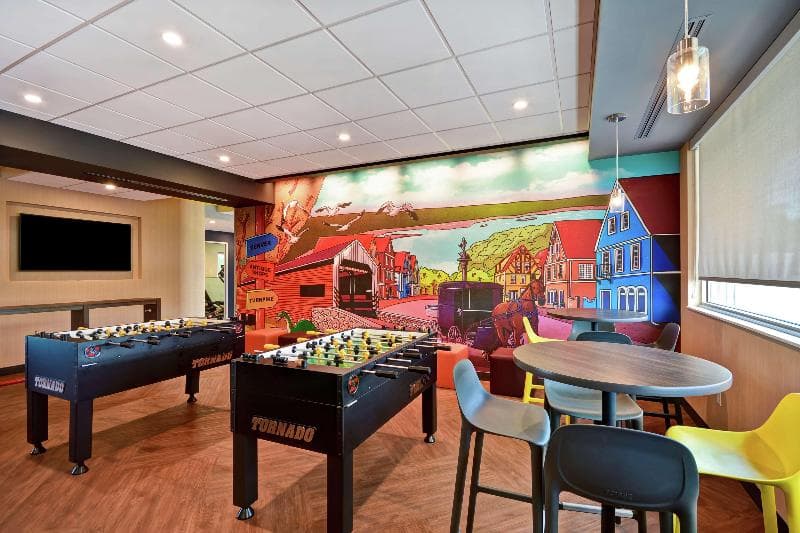 Tru by Hilton Denver 2