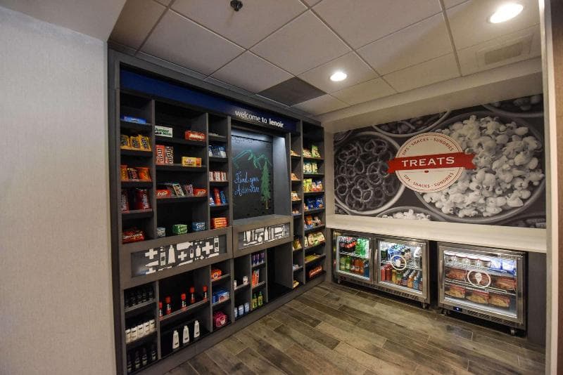Hampton Inn & Suites Lenoir 3