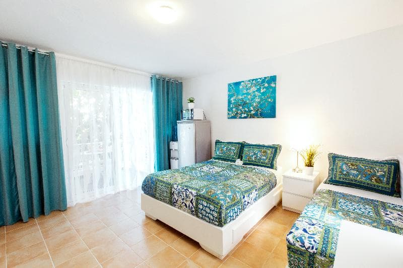 Tropicana Suites Deluxe Beach Club & Pool 2