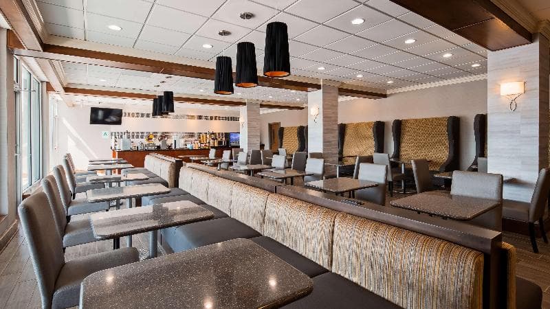 Best Western Premier Airport/Expo Center Hotel 4
