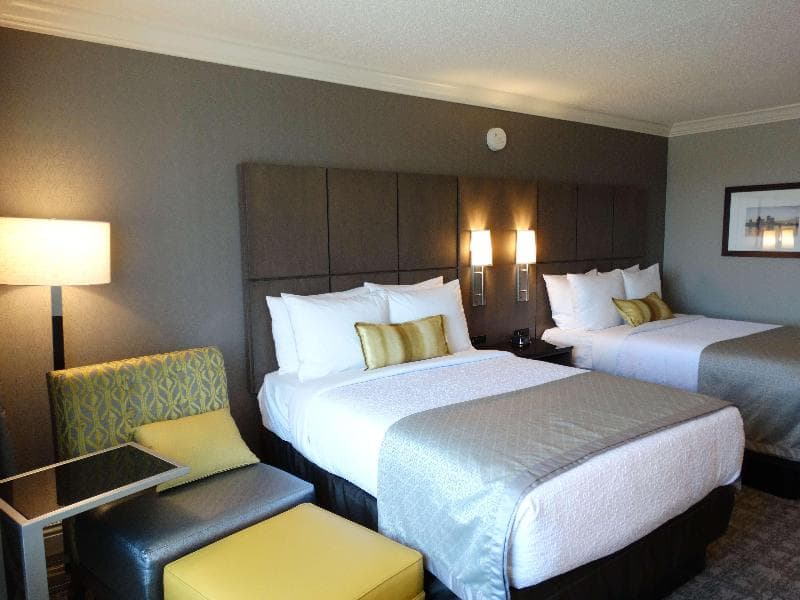 Best Western Premier Airport/Expo Center Hotel 5