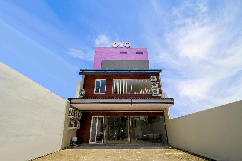 Super Oyo 168 K-15 Residence main