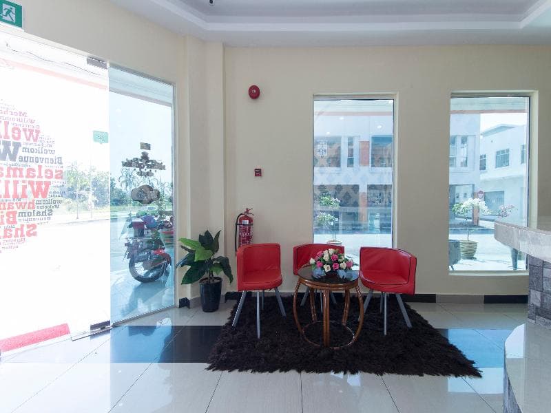 Night Queen Hotel by OYO Rooms 5