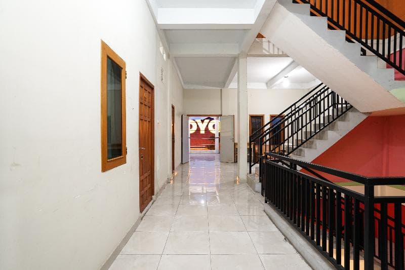 Oyo 475 Kartika Syariah Homestay 5