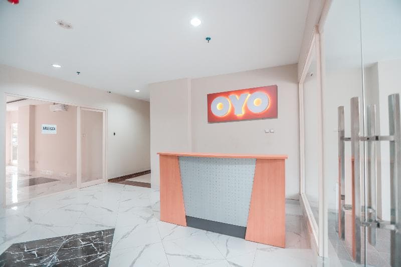 Oyo 498 Green Lake View Ciputat 3